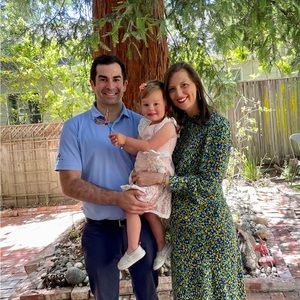 Wife, mom & full-time career gal. Trying to be stylish & practical.